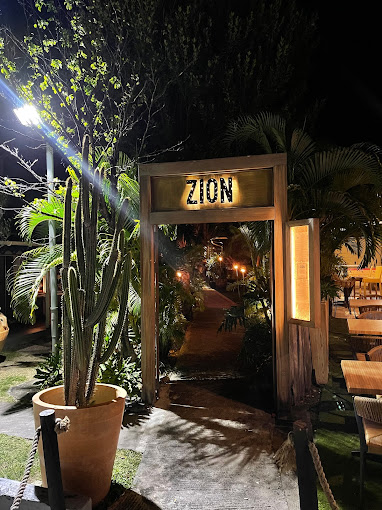 , Zion Saint-Barth